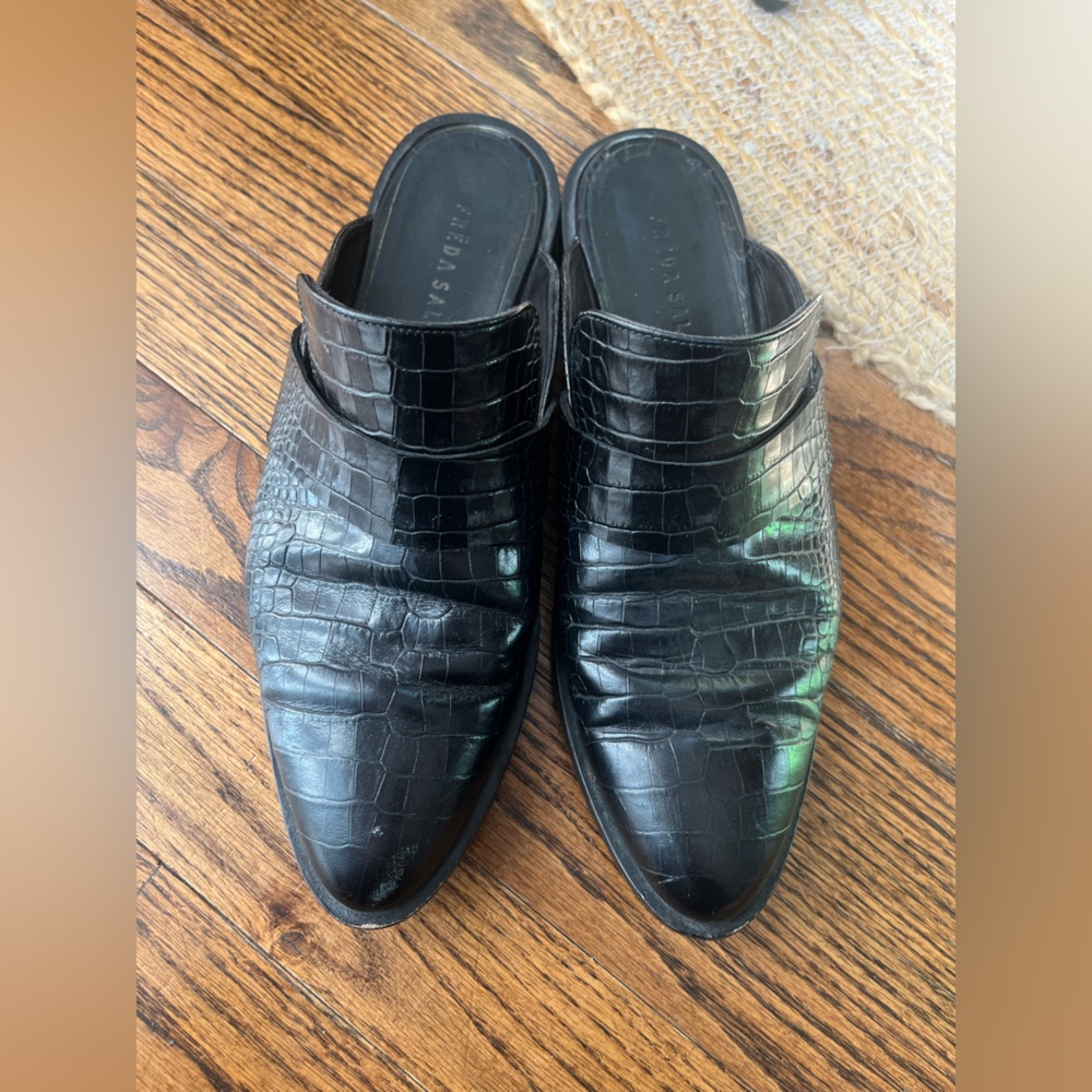 Freda Salvador Keen slip on mules Size 7.5